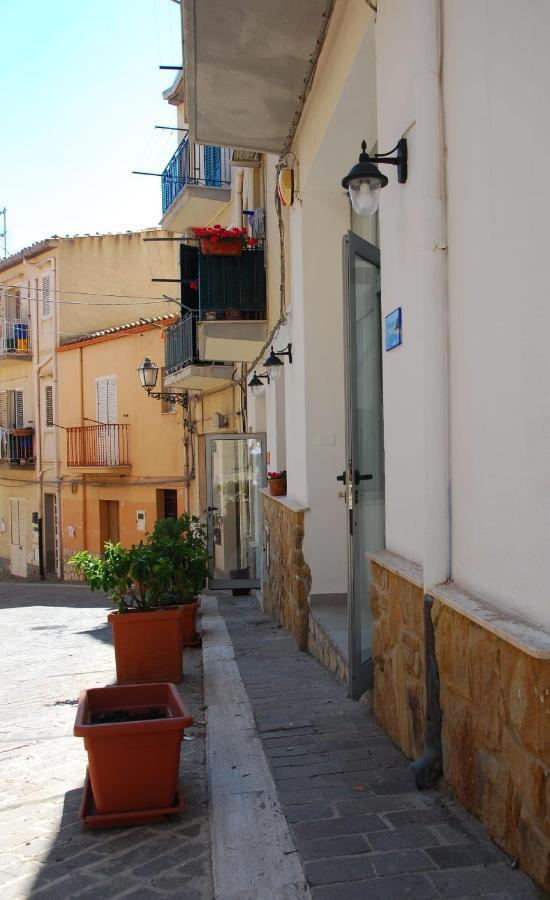 Four Season Winter Room Cefalu Bagian luar foto